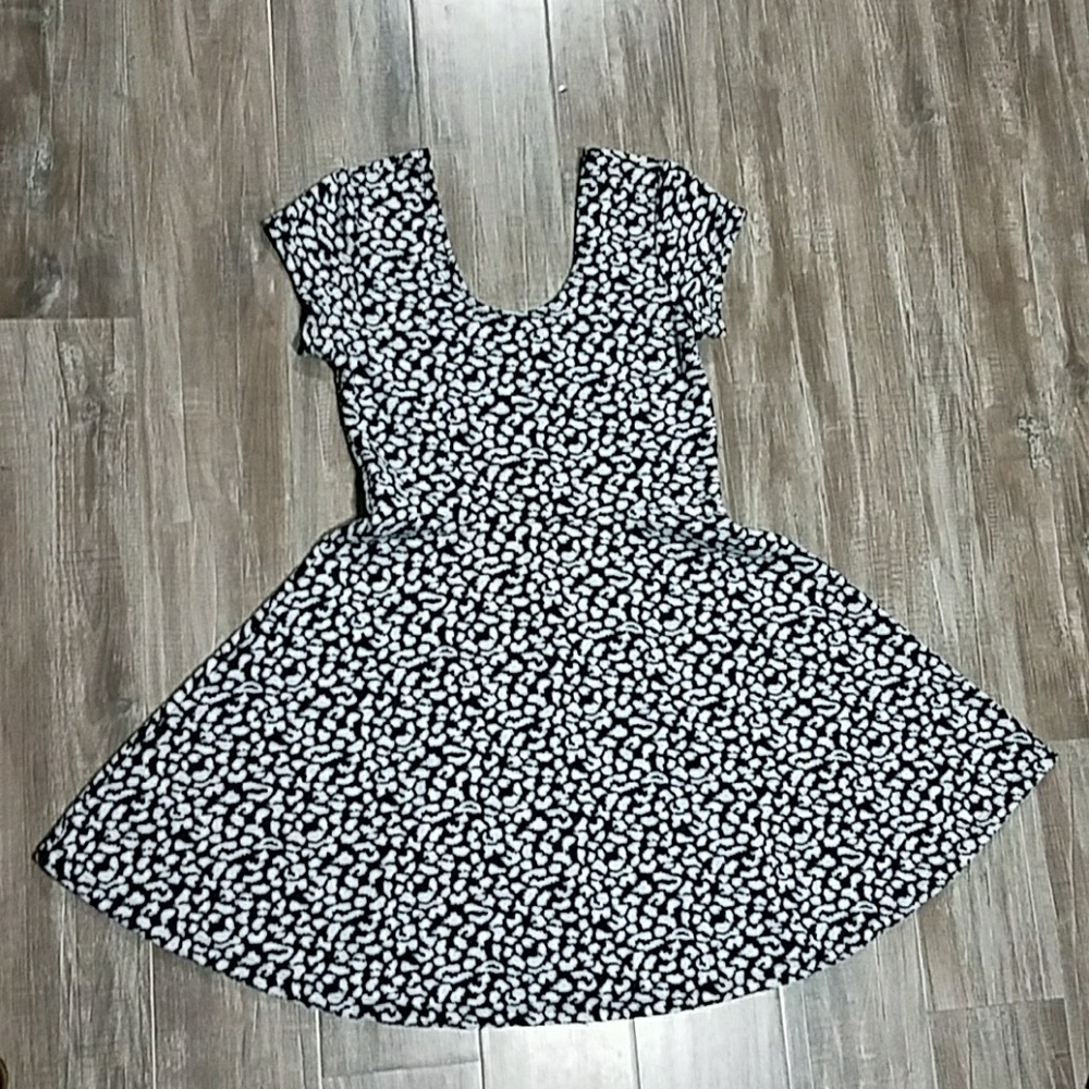 Dress - Picture 3 of 7